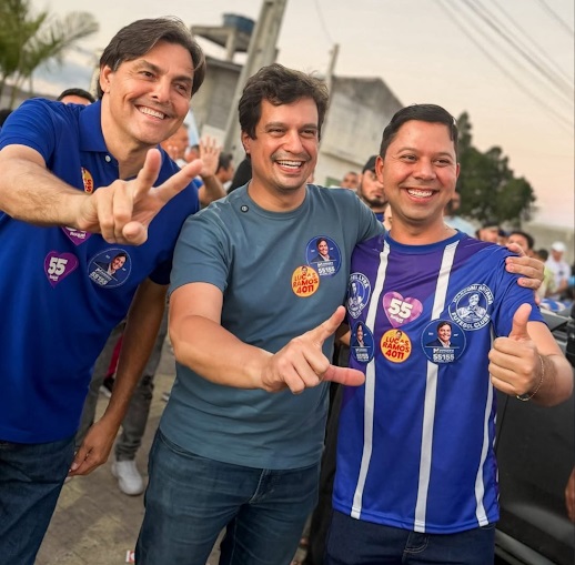 Marconi Santana emociona-se com carreata e comício realizado em Flores