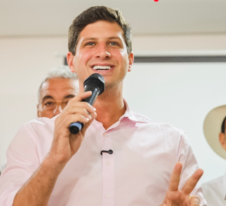 João Campos estará no Pajeú neste sábado