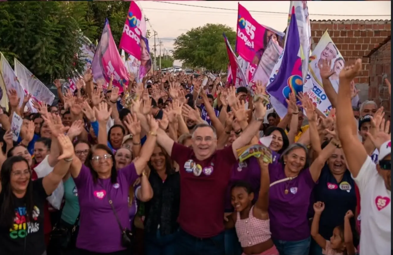 Em Arcoverde, Zeca Cavalcanti faz caminhada no Loteamento Veraneio e pede votos para aliados