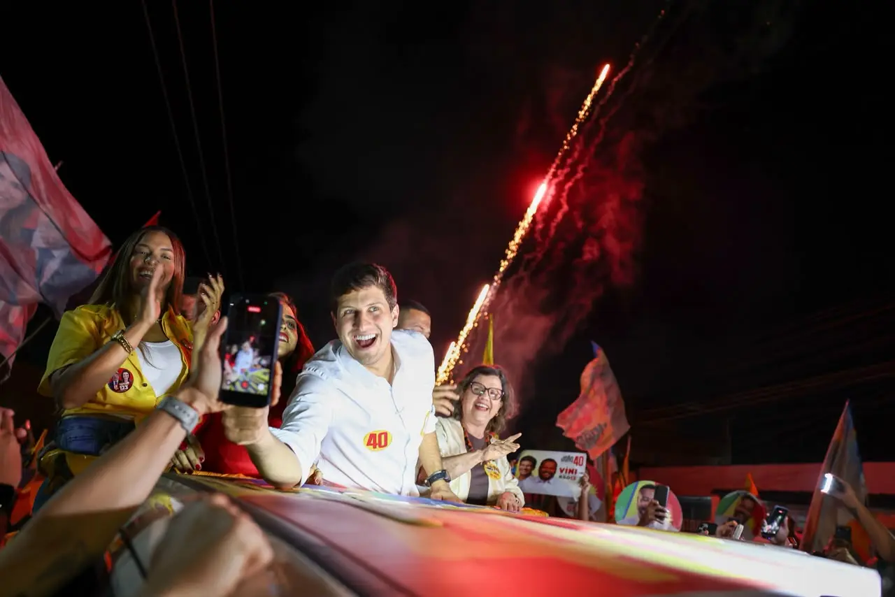 “O problema não termina na placa que divide uma cidade da outra”, diz João Campos em Olinda