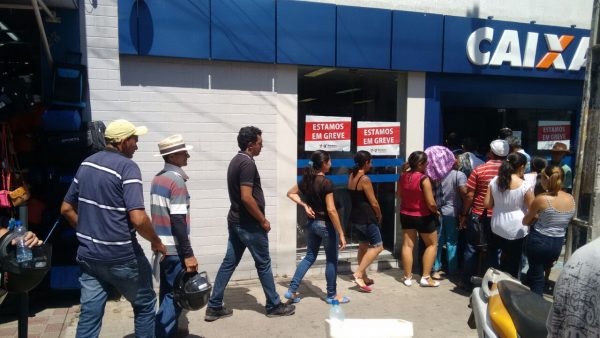 Caixa entra em greve nacional e Banco do Brasil tem paralisação parcial a partir desta 5ª
