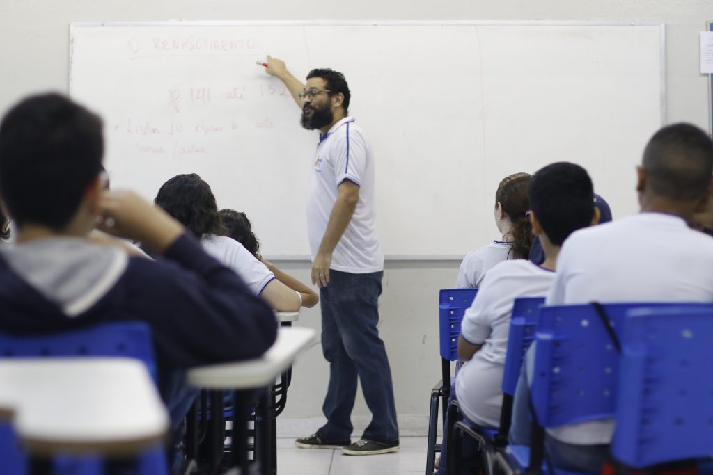 Mais de 39 mil servidores da Educação receberam o Bônus de Desempenho Educacional