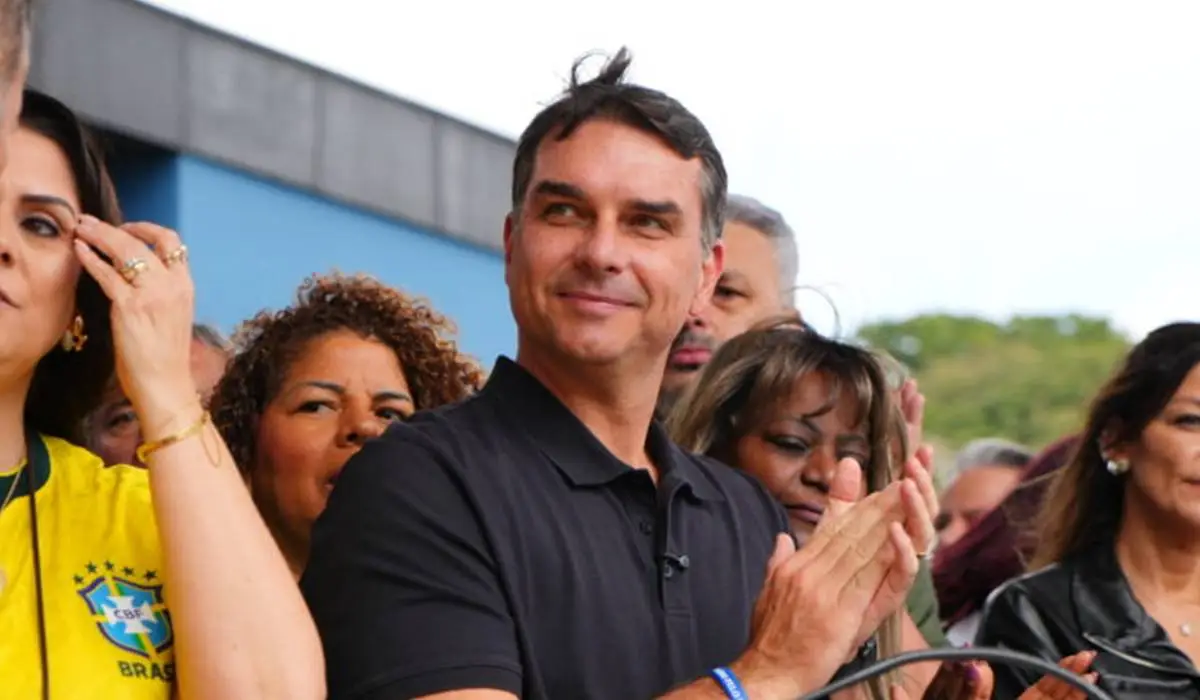 A terça-feira (27) foi dia de renovar a fé, celebrar o amor e agradecer a Deus durante a Missa da Melhor Idade, celebrada pelo Padre Walter Rocha, reunindo os idosos do município de Itapetim e o distrito de São Vicente em um momento especial de espiritualidade, união e bênçãos.  A celebração contou com a presença da prefeita Aline Karina, da secretária de Assistência Social, Laís Brito, e de toda equipe do Serviço de Convivência e Fortalecimento de Vínculos (SCFV), que contribuiu para tornar esse encontro ainda mais significativo.  A atividade faz parte da programação do Mês da Pessoa Idosa, reforçando a importância do respeito, da valorização, do acolhimento e do cuidado com aqueles que carregam tantas histórias e ensinamentos.  “Que Deus abençoe todos os idosos com muita saúde, paz, alegria e longevidade!”, diz nota da organização.